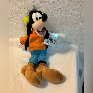 Authentic Disney Store Goofy Plush Stuffed Animal‎ Doll